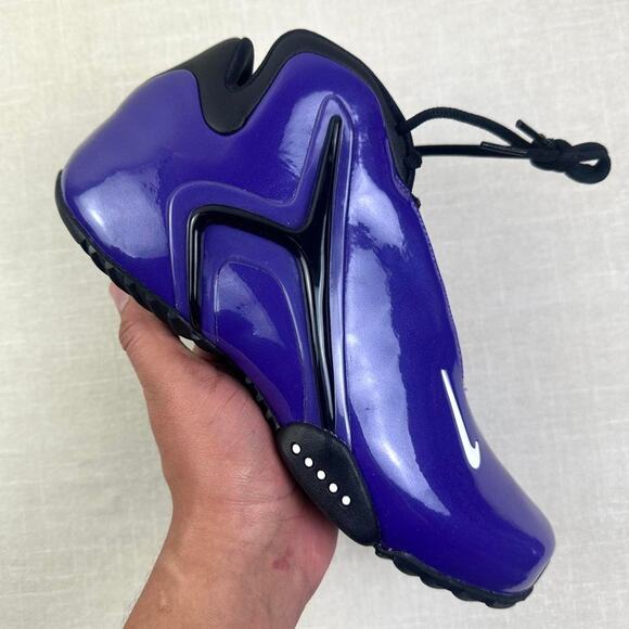 Athletic_Shoes